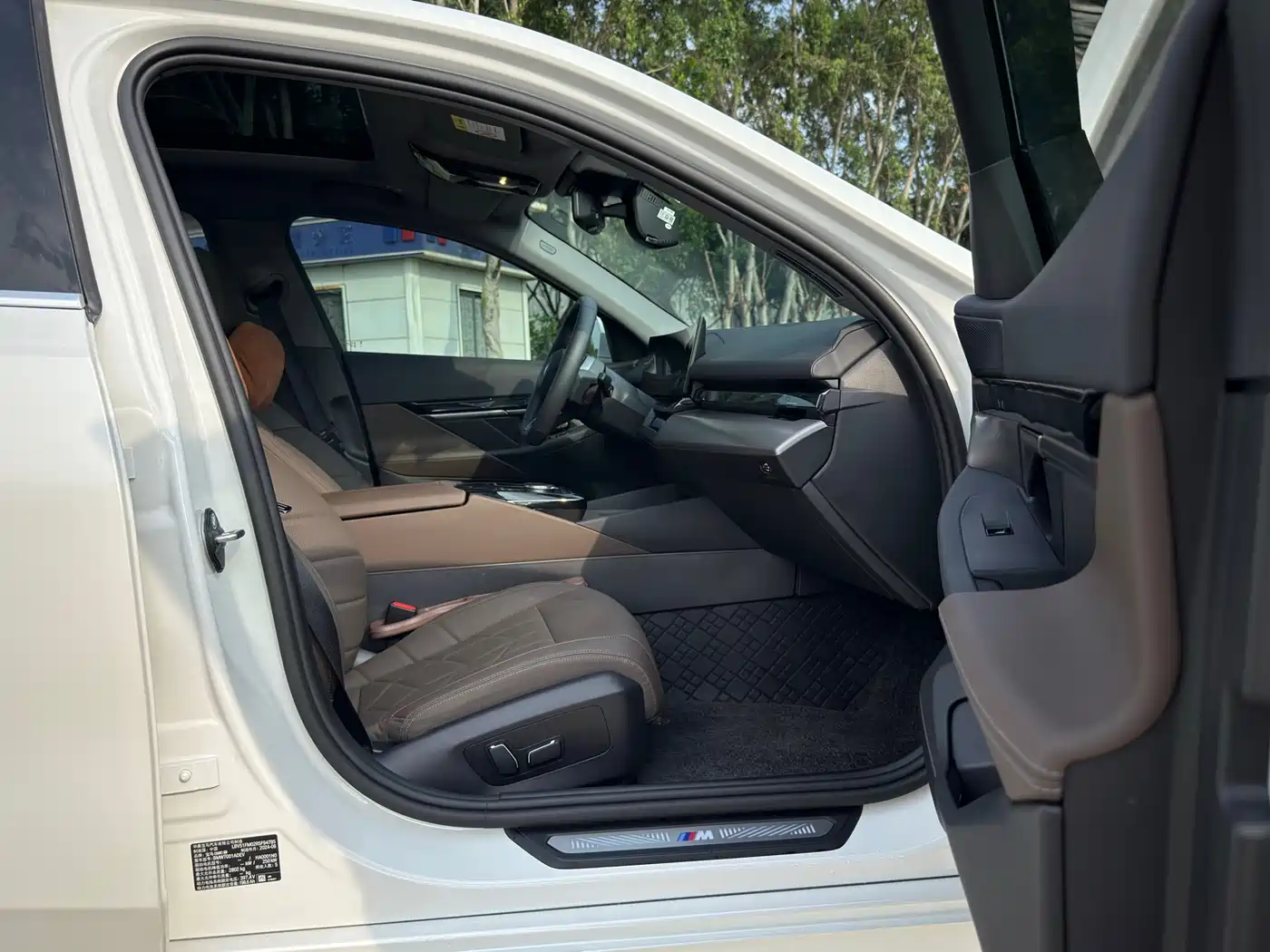 BMW i5 2024 eDrive 35L M Sport Package фото 12
