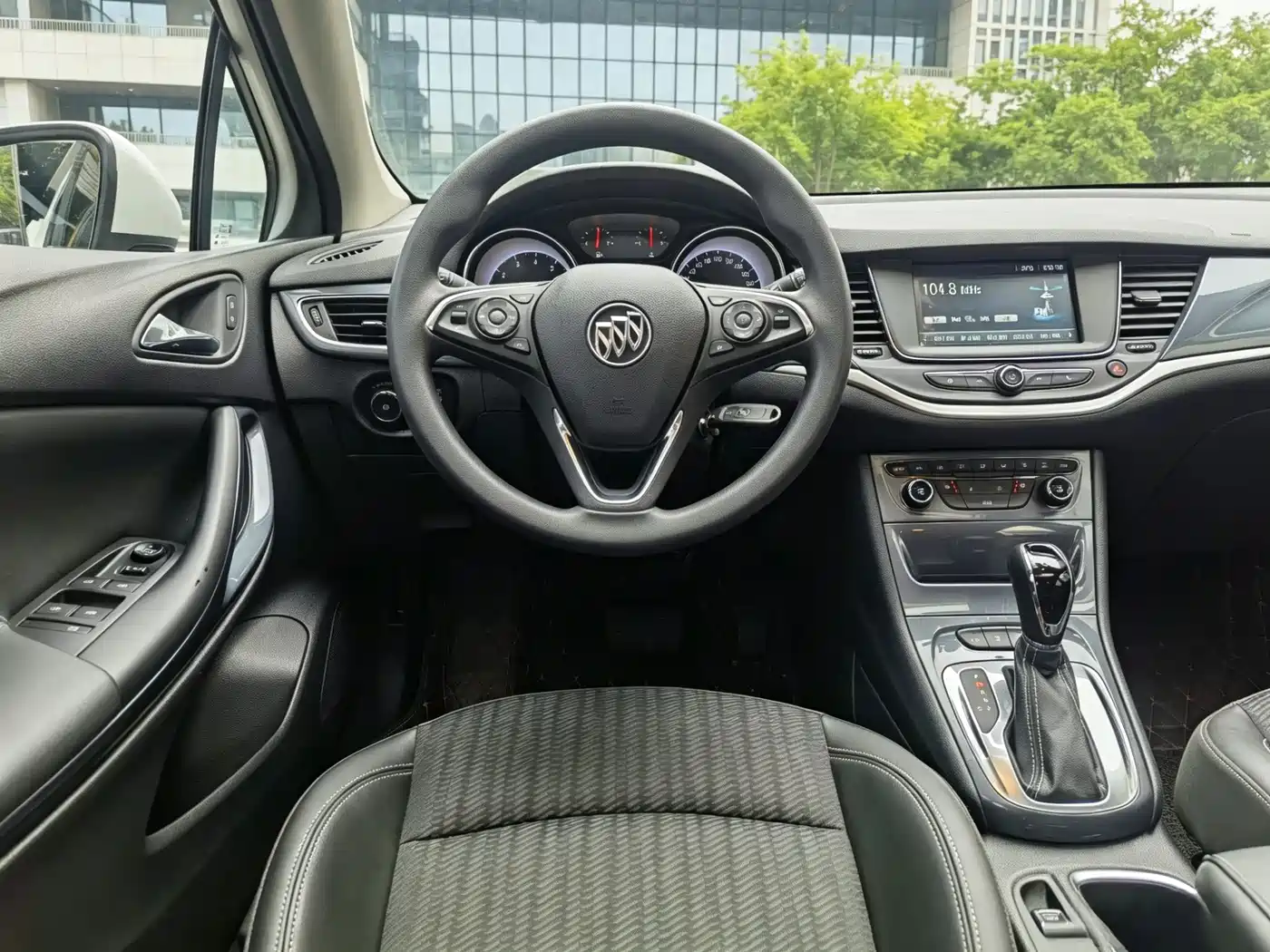 Buick Verano 2018 Hatchback 15S Automatic Leading фото 8