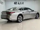 Фото 24 - Lexus LS