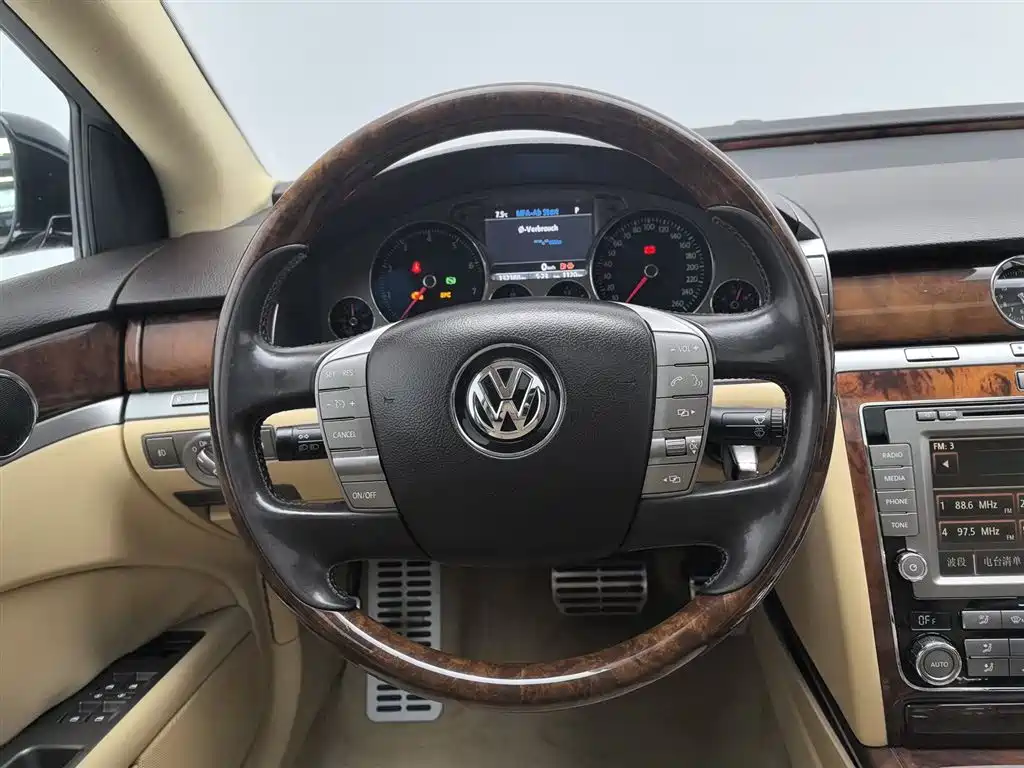 Volkswagen Phaeton 2012 3.0L Executive фото 11