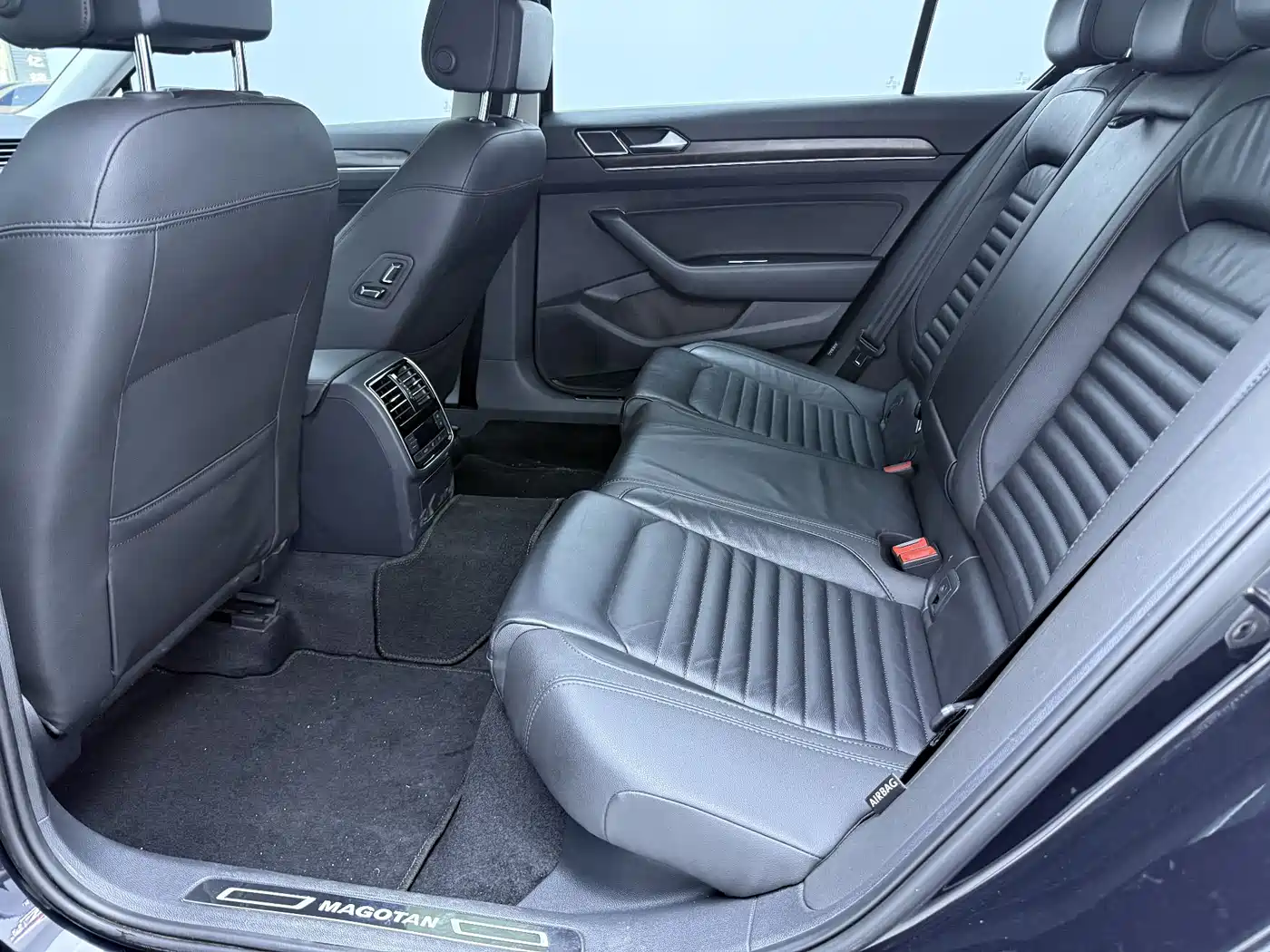 Volkswagen Magotan 2019 330TSI DSG Luxury Class China VI фото 12
