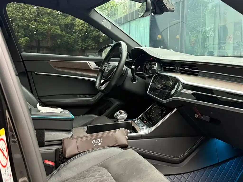 Audi A6L 2023 55 TFSI quattro Exclusive Elegance фото 6