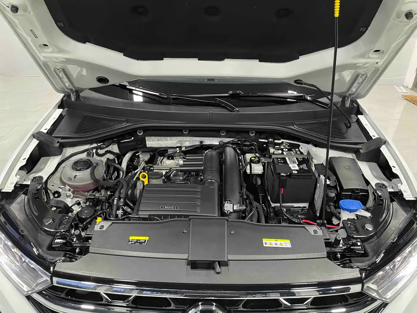 VOLKSWAGEN T ROC EXPLORING SONGS