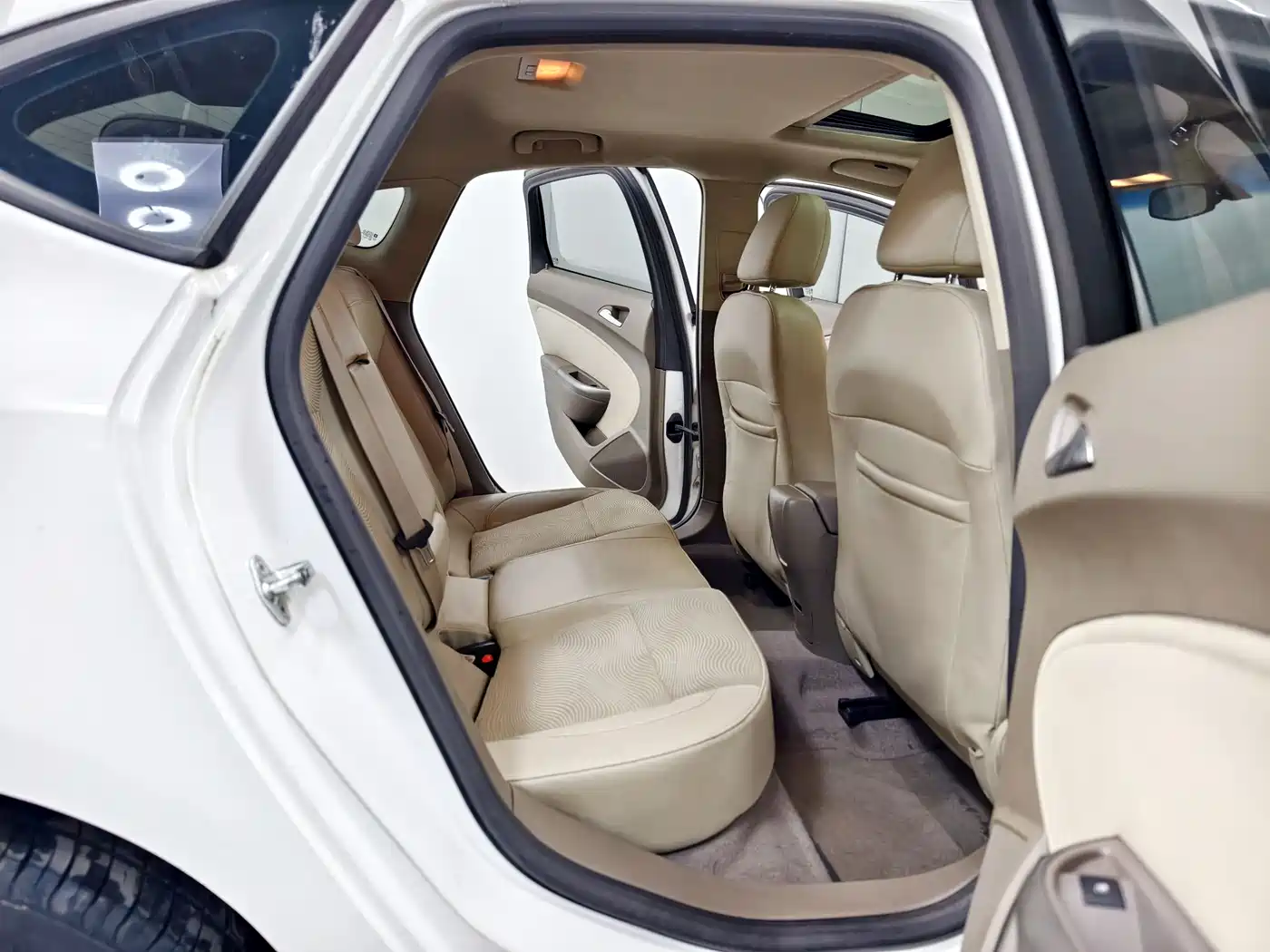 Buick Excelle 2013 Model GT 1.6L Manual Progressive фото 16