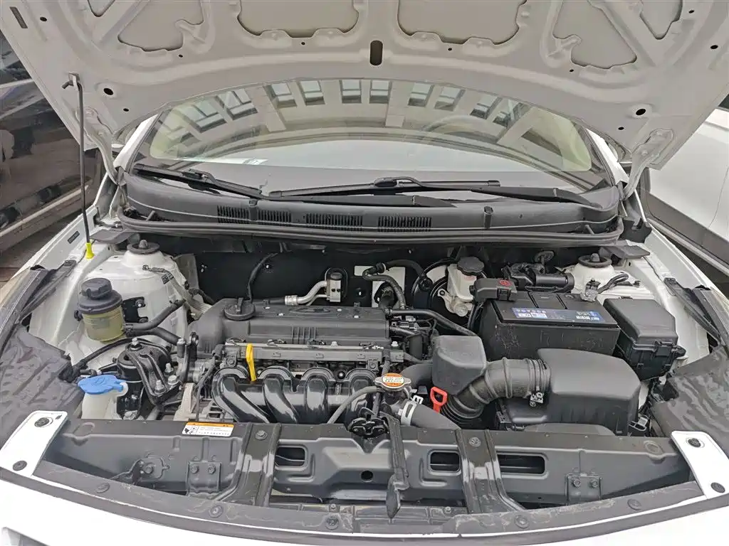Hyundai Verna 2014 1.4L Automatic Smart GLS фото 20