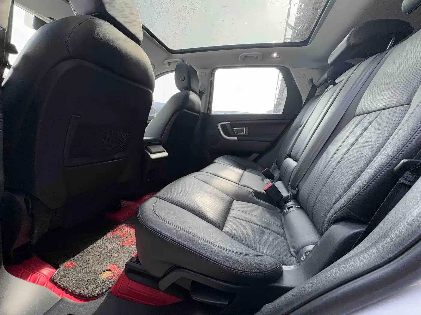 Land Rover Discovery Sport 2016 2.0T HSE фото 8