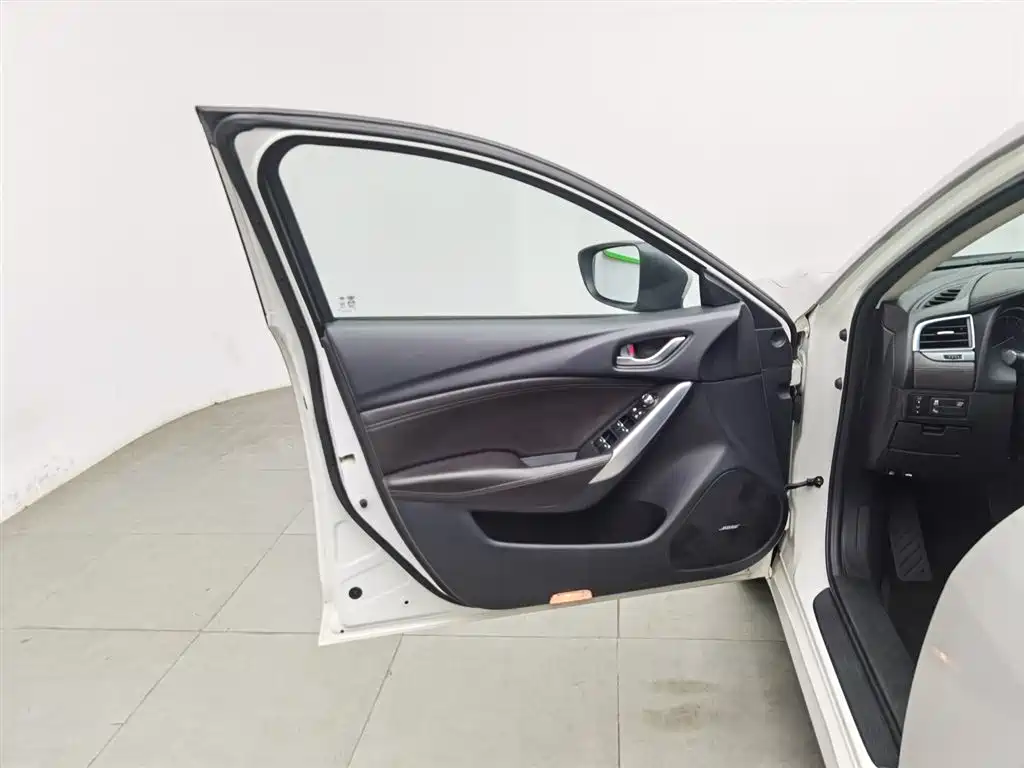 Mazda Atenza 2017 2.5L Skyactiv-G Premium фото 8