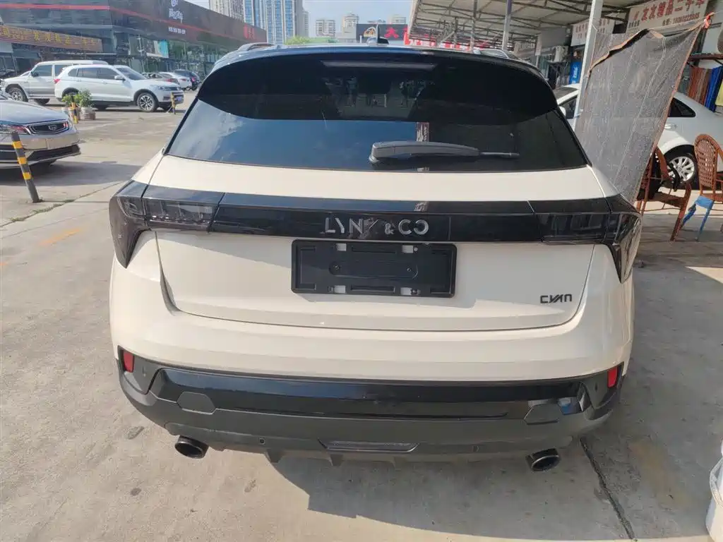 Lynk & Co 02 2018 1.5T DCT 2WD Power Pro Edition China V фото 6