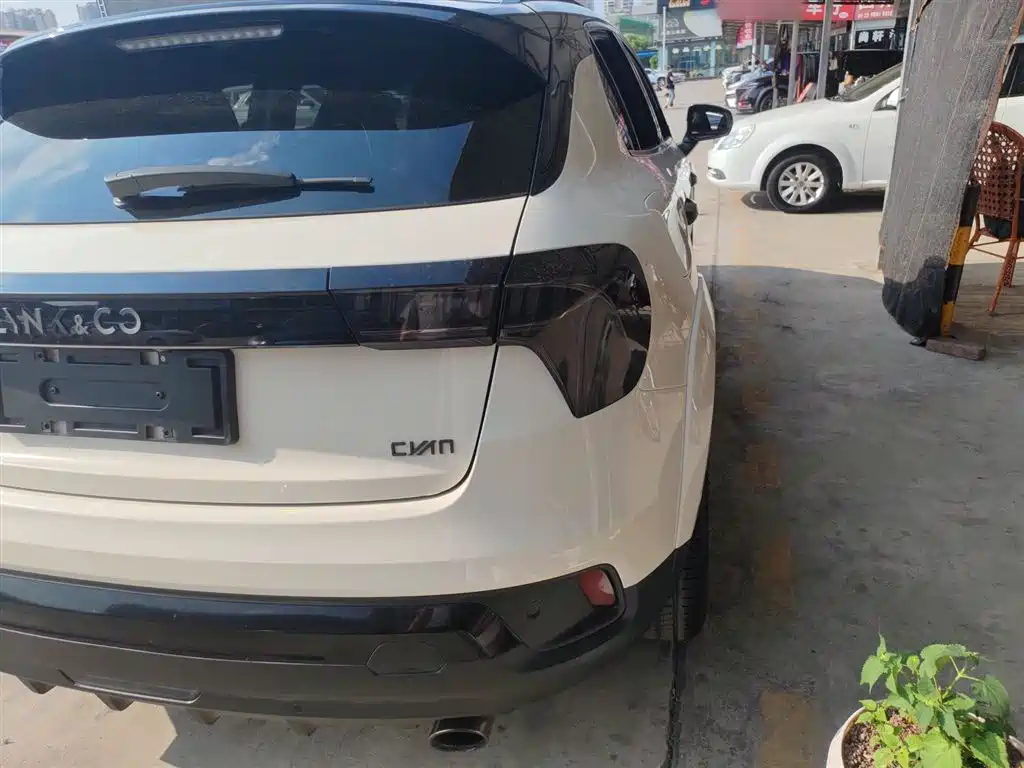 Lynk & Co 02 2018 1.5T DCT 2WD Power Pro Edition China V фото 8