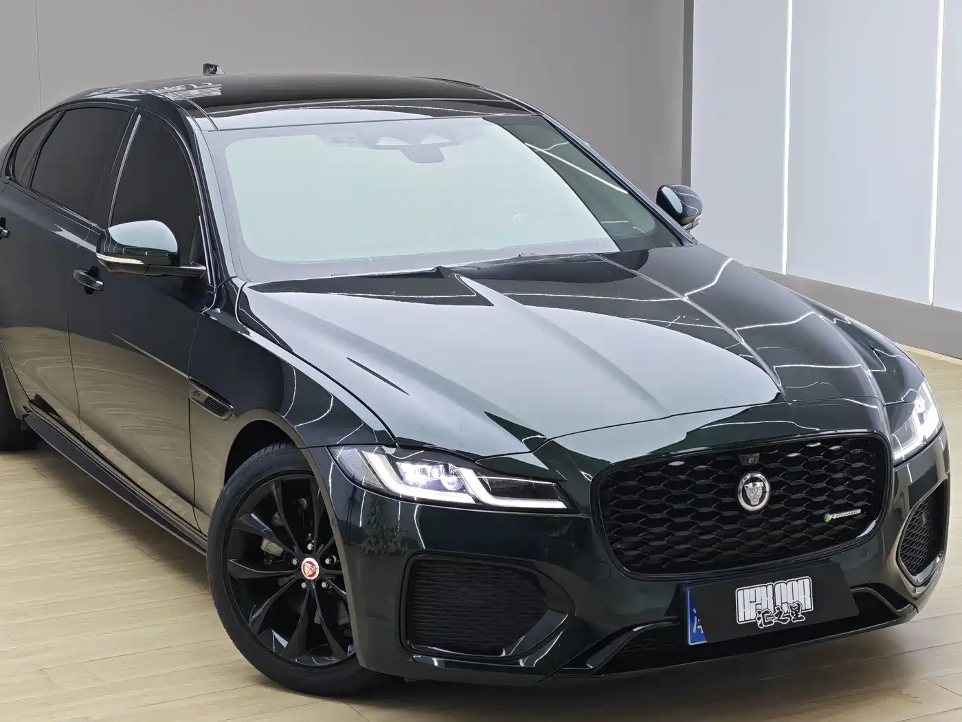 Jaguar XFL 2021 XFL 2.0T P250 AWD Gloss Black Sport Edition фото 7
