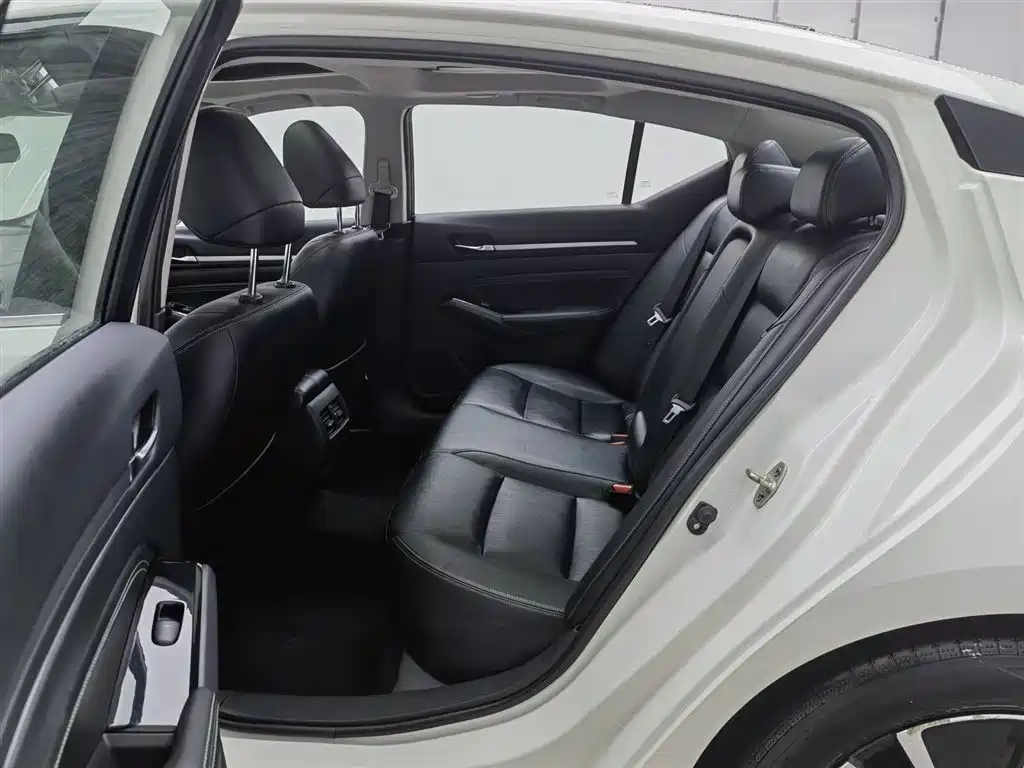 Nissan Teana 2020 Facelift 2.0T XL Upper AD1 Intelligent Navigation Edition фото 15
