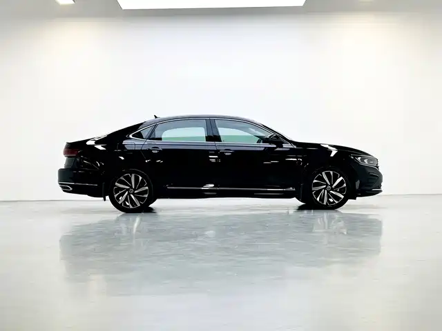 Volkswagen Passat 2022 330TSI Elite Edition фото 8