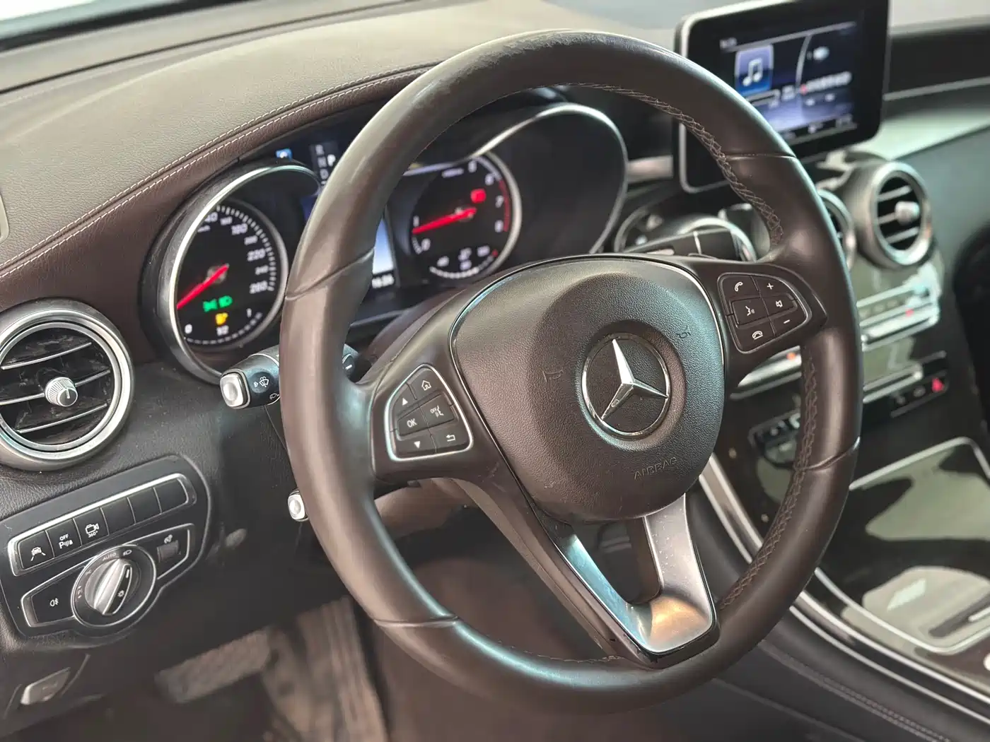 Mercedes-Benz GLC 2017 GLC 260 4MATIC Luxury фото 6