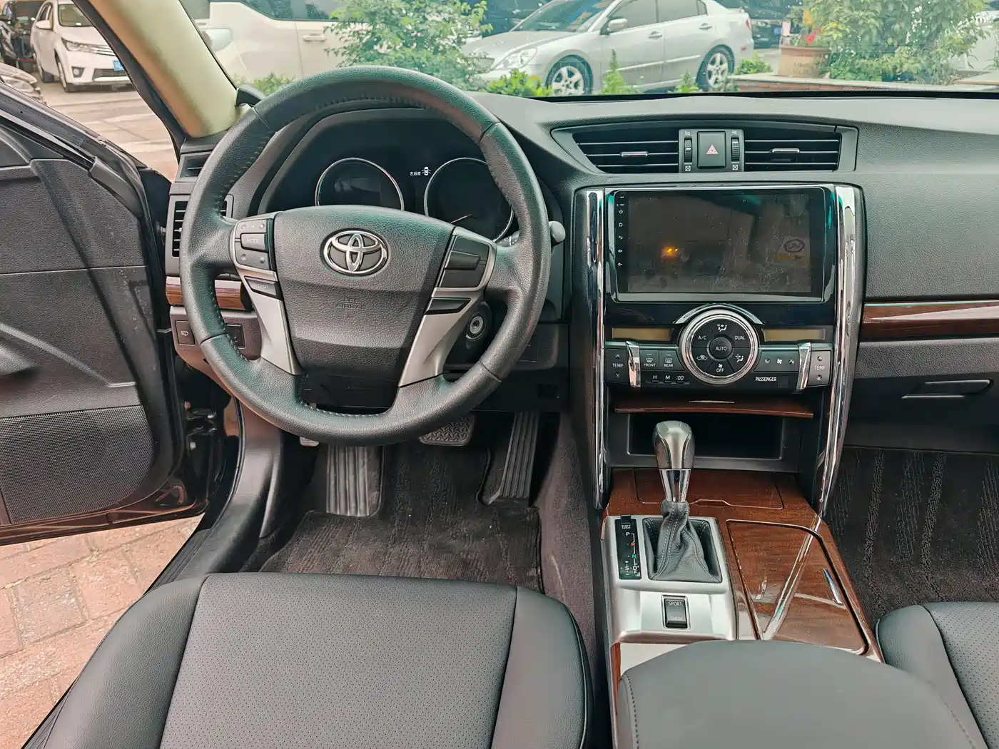 Toyota Reiz 2013 2.5V Elite Edition фото 12