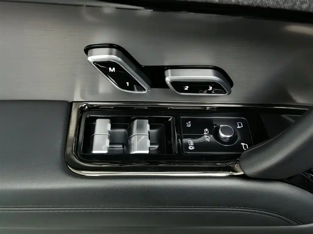 Land Rover Range Rover Sport 2023 360PS S фото 9