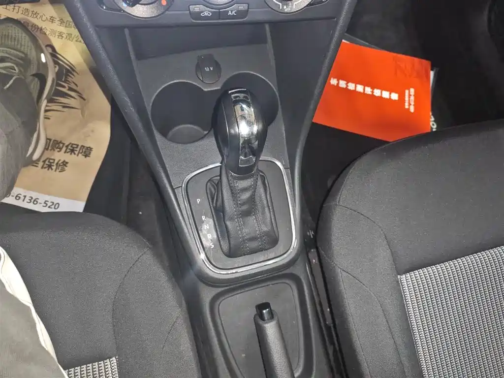 Volkswagen Polo 2016 1.4L Automatic Trend фото 10