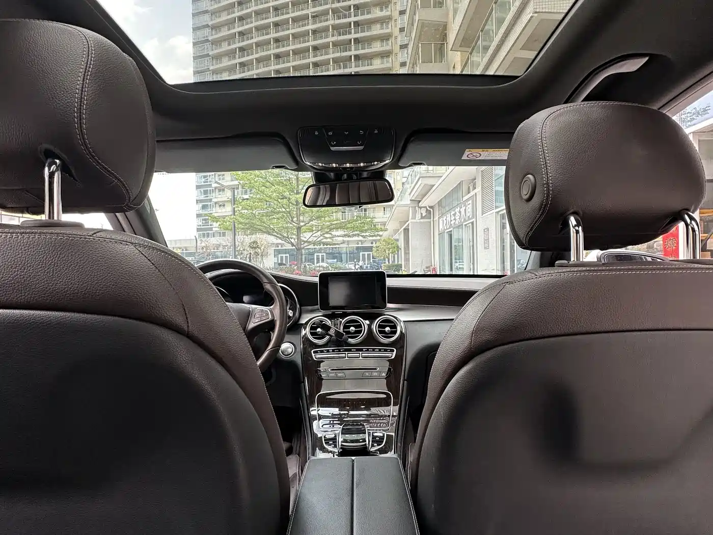 Mercedes-Benz GLC 2018 Facelift GLC 260 4MATIC Luxury фото 18