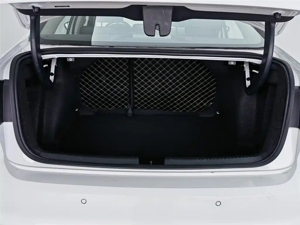 Volkswagen Sagitar 2018 280TSI DSG Luxury фото 16