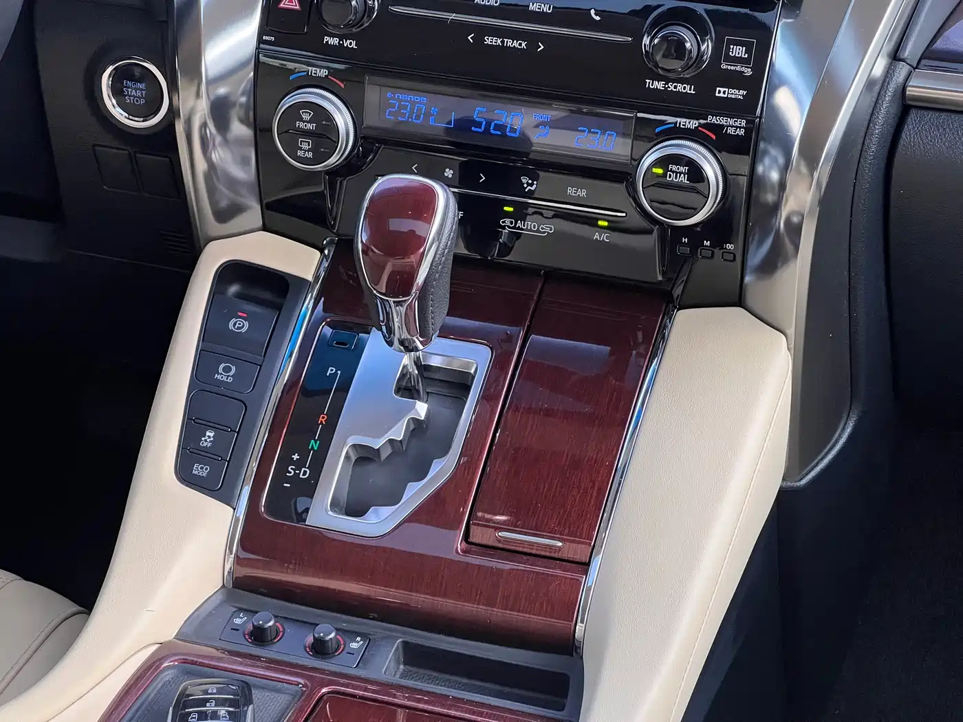 Toyota Alphard 2015 3.5L Luxury Edition фото 17
