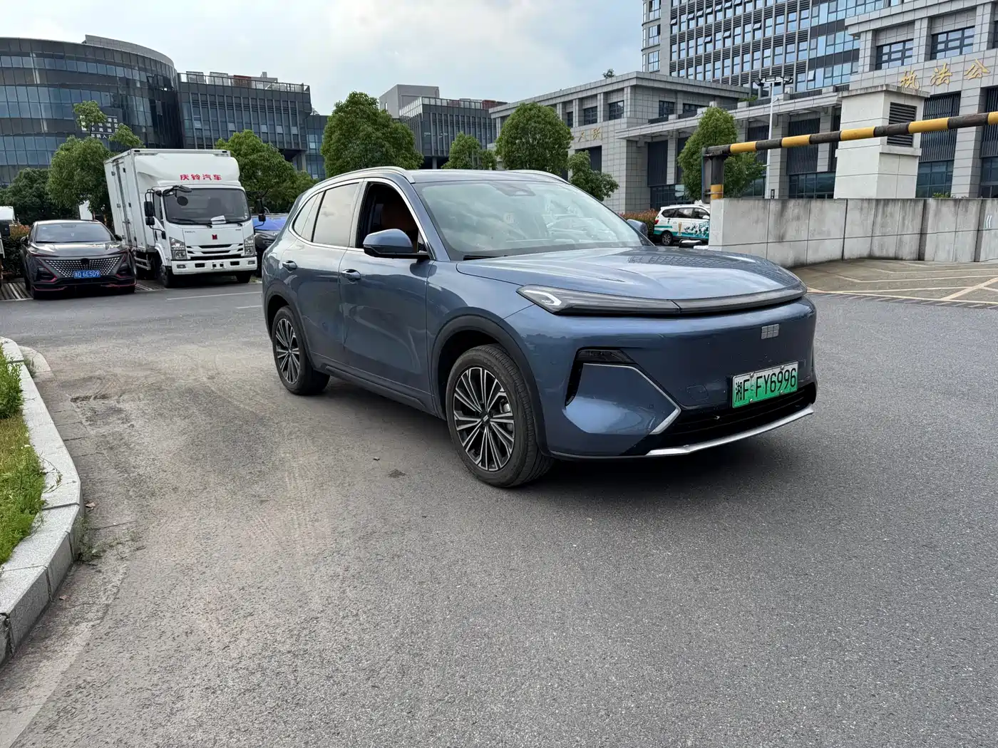 Geely Galaxy Galaxy Starship 7 EM-i 2025 Model 120km Explorer+ Edition фото 3