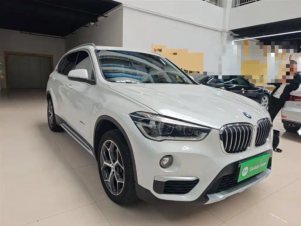 BMW X1 2018 sDrive18Li Premium Model фото 4