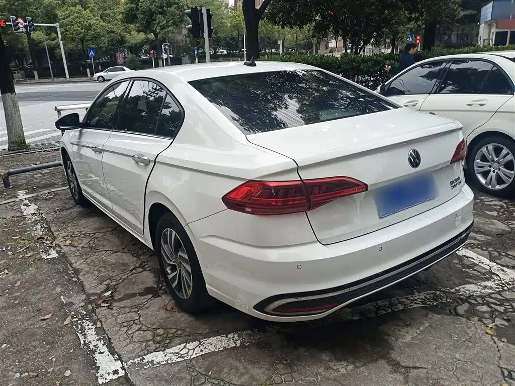 Volkswagen Bora 2023 200TSI DSG Yuexing Edition фото 5