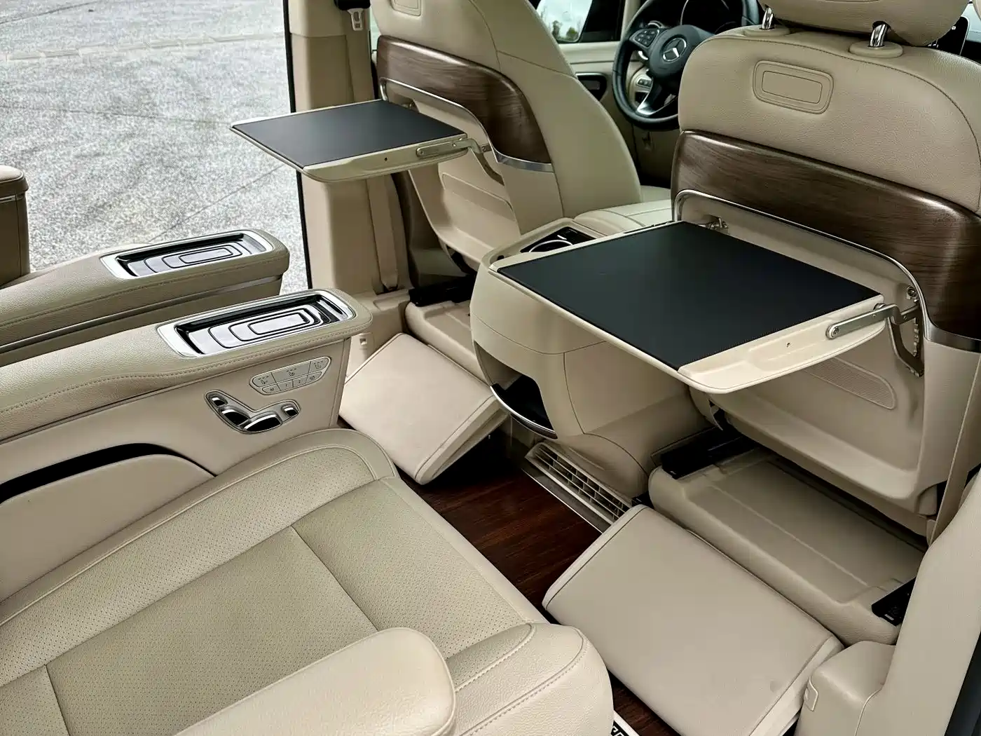 Mercedes-Benz V-Class 2021 V 260 L Long Wheelbase Premium Edition фото 14