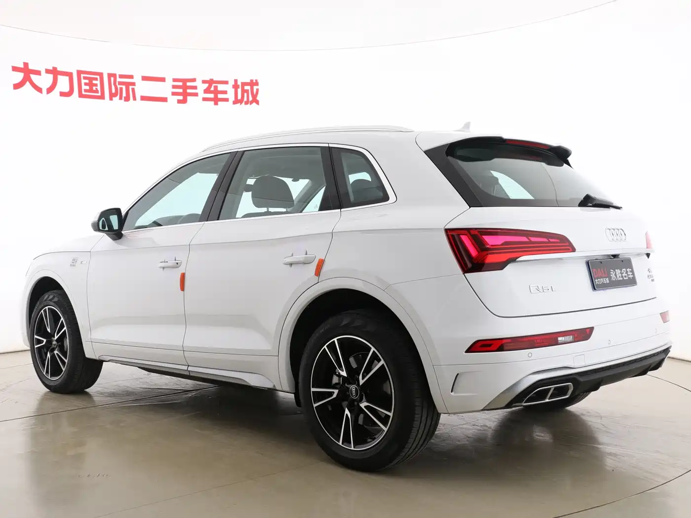 Audi Q5L 2024 Model 40 TFSI Fashion Dynamic фото 13