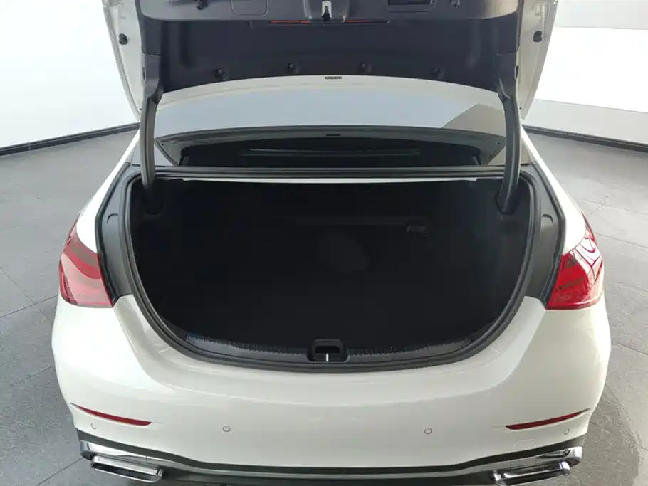 Mercedes-Benz C-Class 2023 Facelift C 260 L Sport Edition фото 4