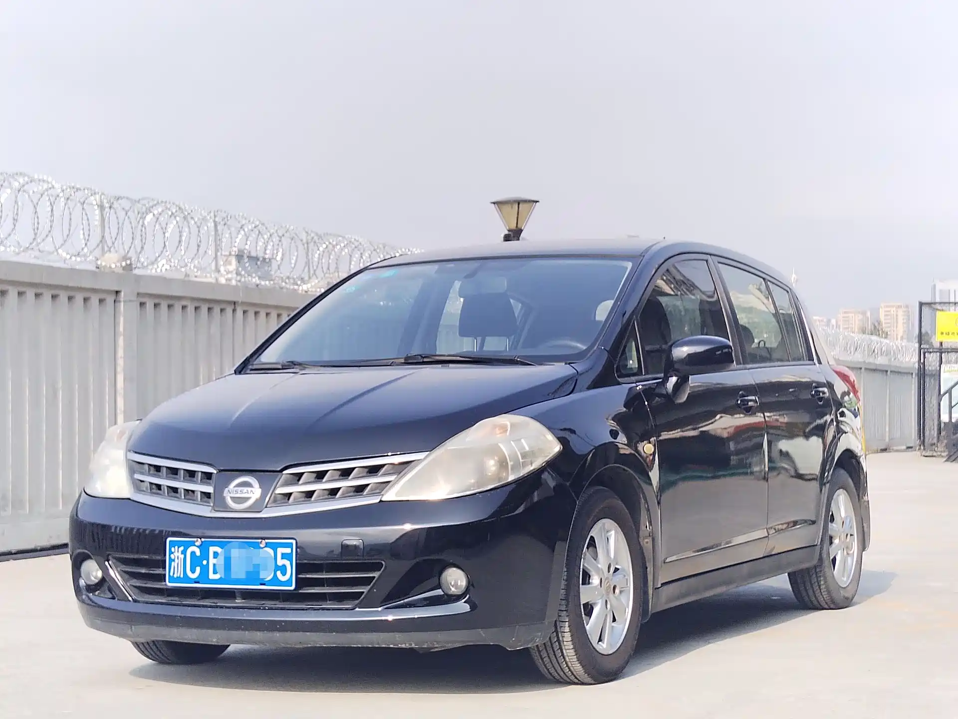 صورة 1 - Nissan Tiida