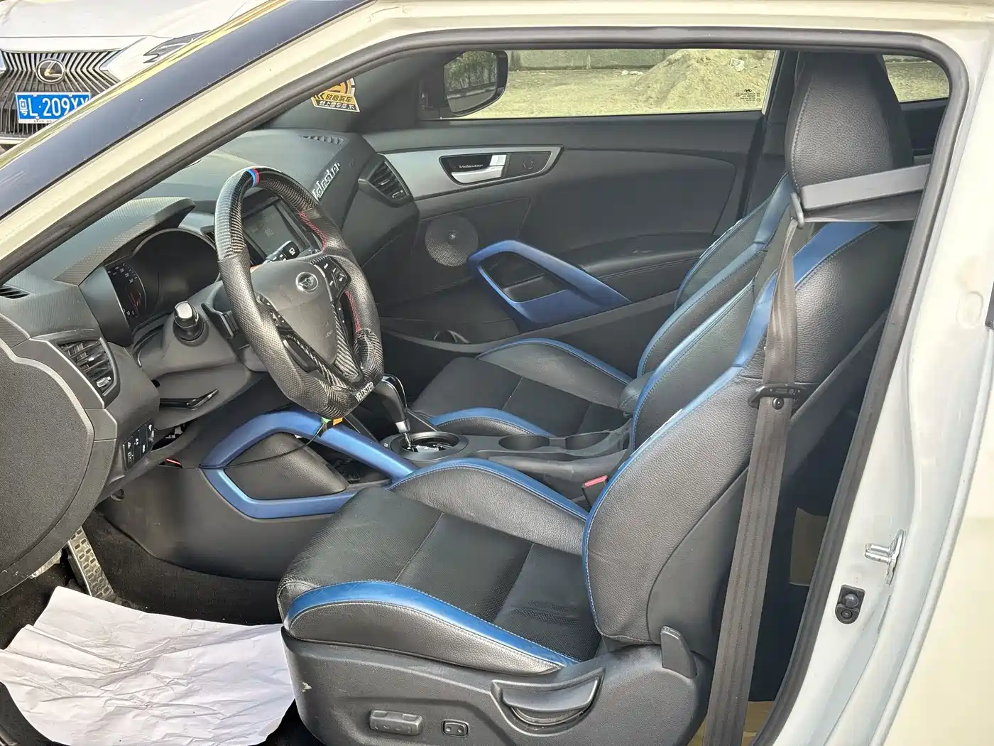 Hyundai Veloster 2017 2015 1.6T Automatic Luxury Edition