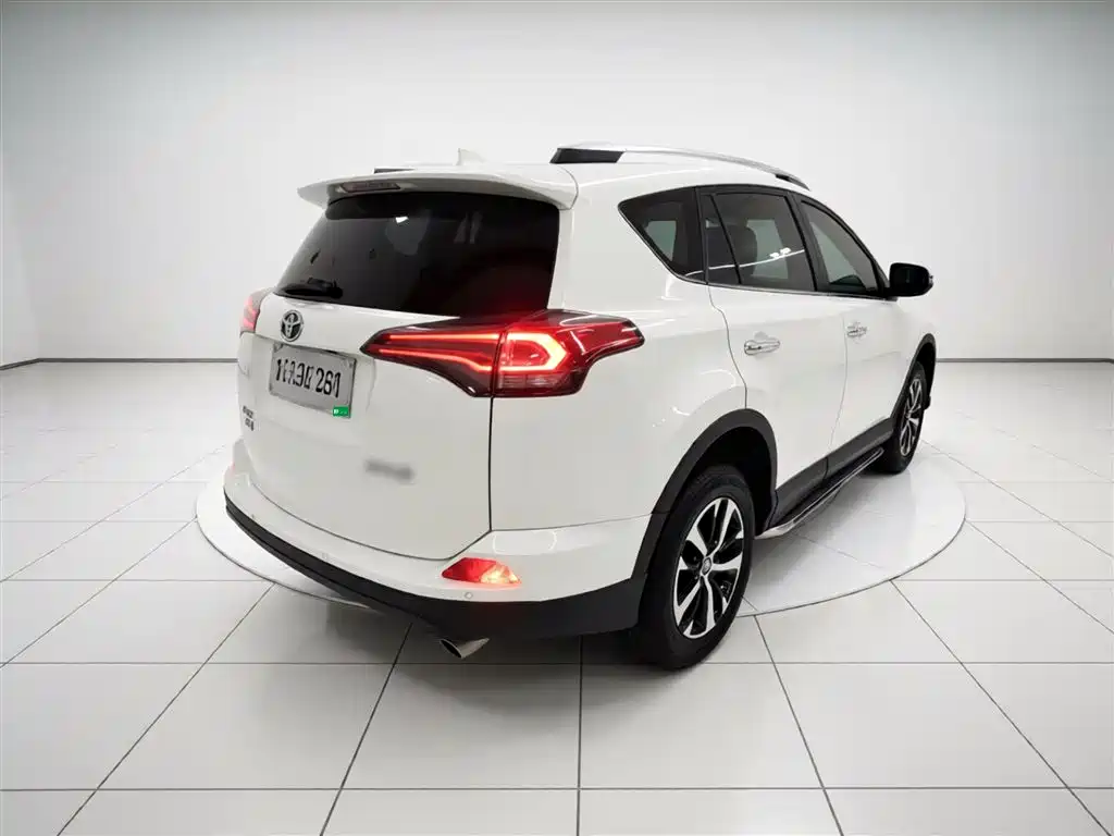 Toyota RAV4 Rongfang 2016 2.0L CVT 2WD Trend (China V) фото 7