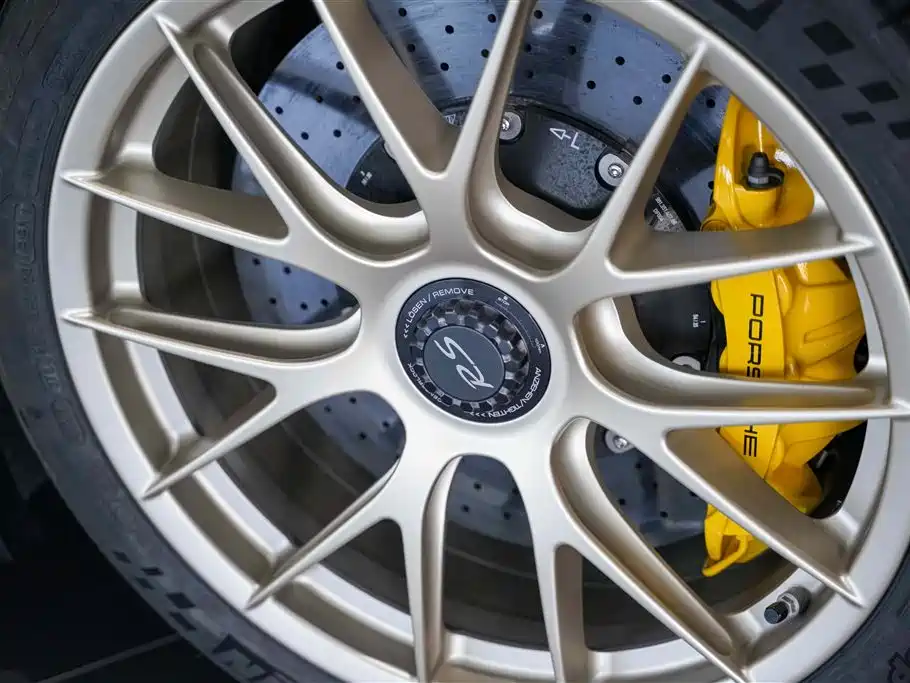 Porsche 911 2018 GT2 RS 3.8T фото 12