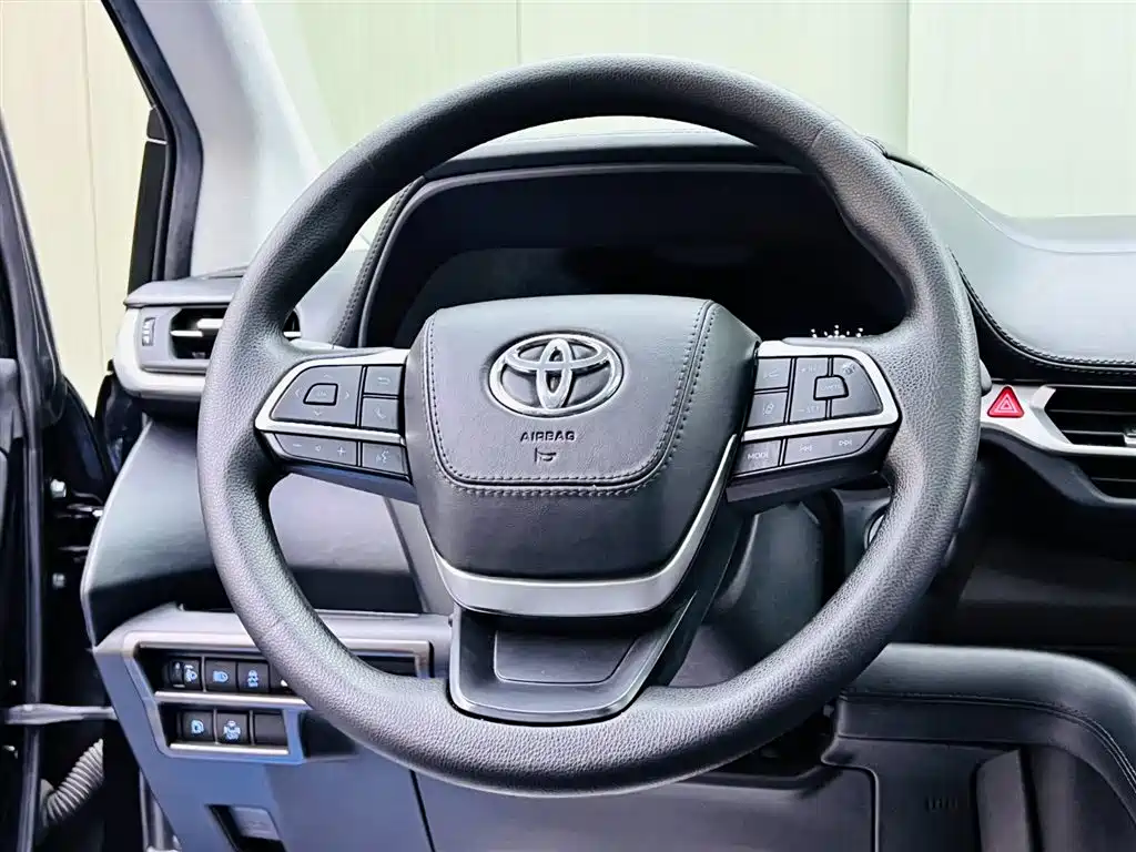 Toyota Sienna 2021 2.5L Hybrid Comfort Edition фото 10