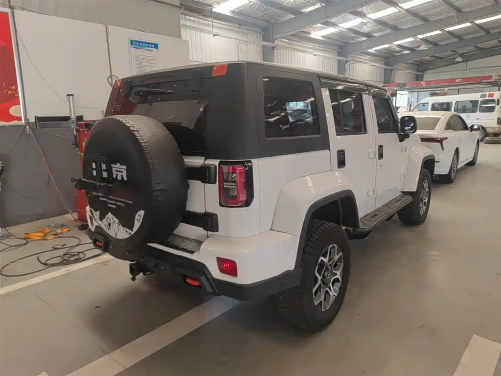BAIC ORV Beijing Offroad BJ40 2019 PLUS 2.3T Automatic 4WD Luxury Edition China VI фото 5