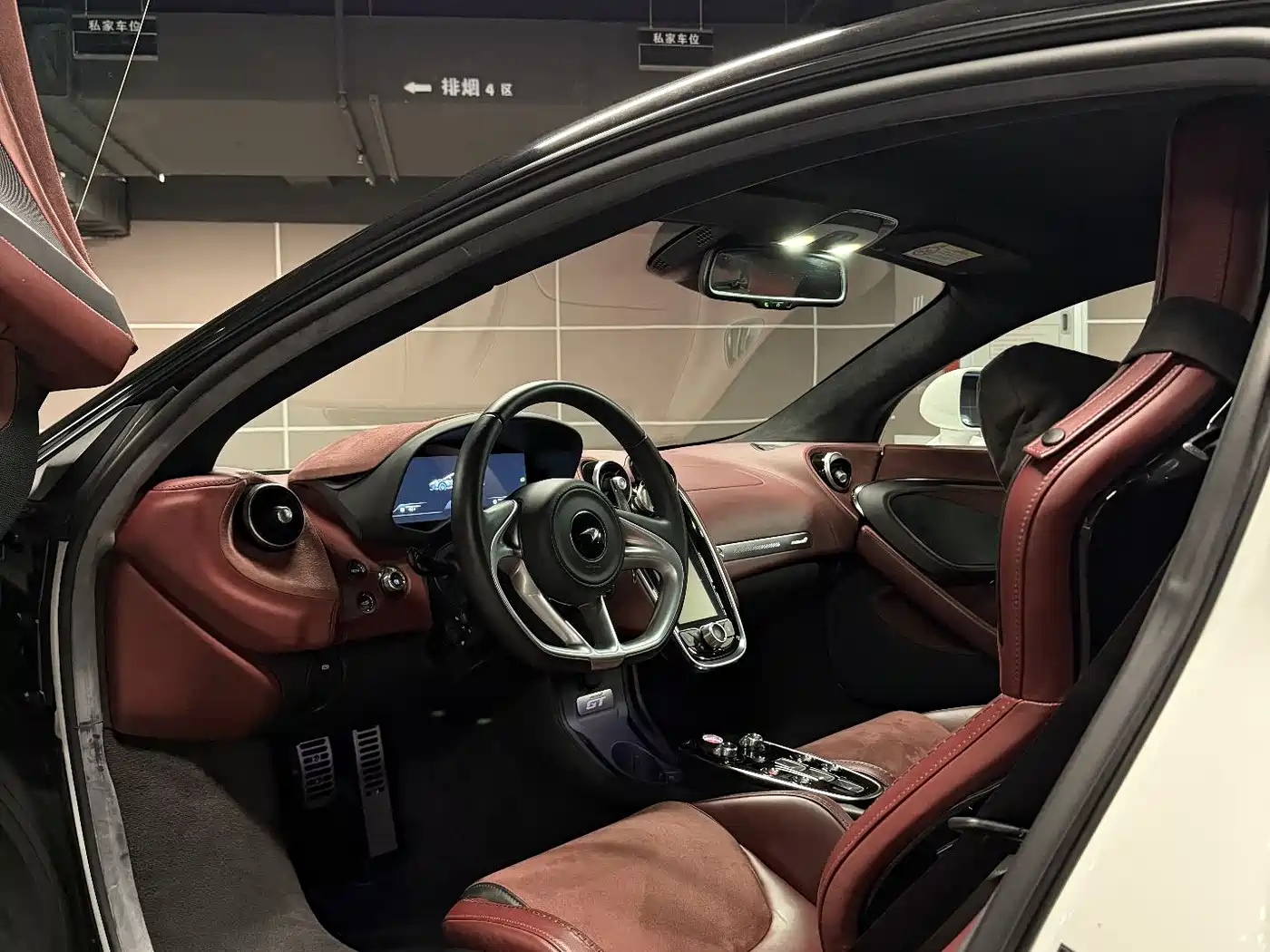 McLaren GT 2023 4.0T Standard Model фото 7