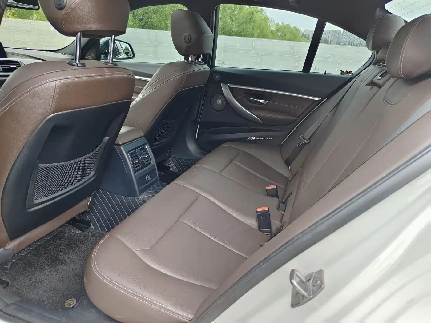 BMW 3 Series 2019 320i M Sport Black Night Edition фото 8