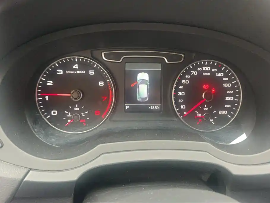 Audi Q3 2015 35 TFSI quattro Technology фото 14