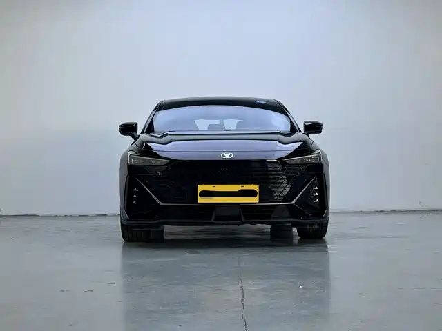 Changan UNI-V 2023 1.5T Smart Pilot Edition