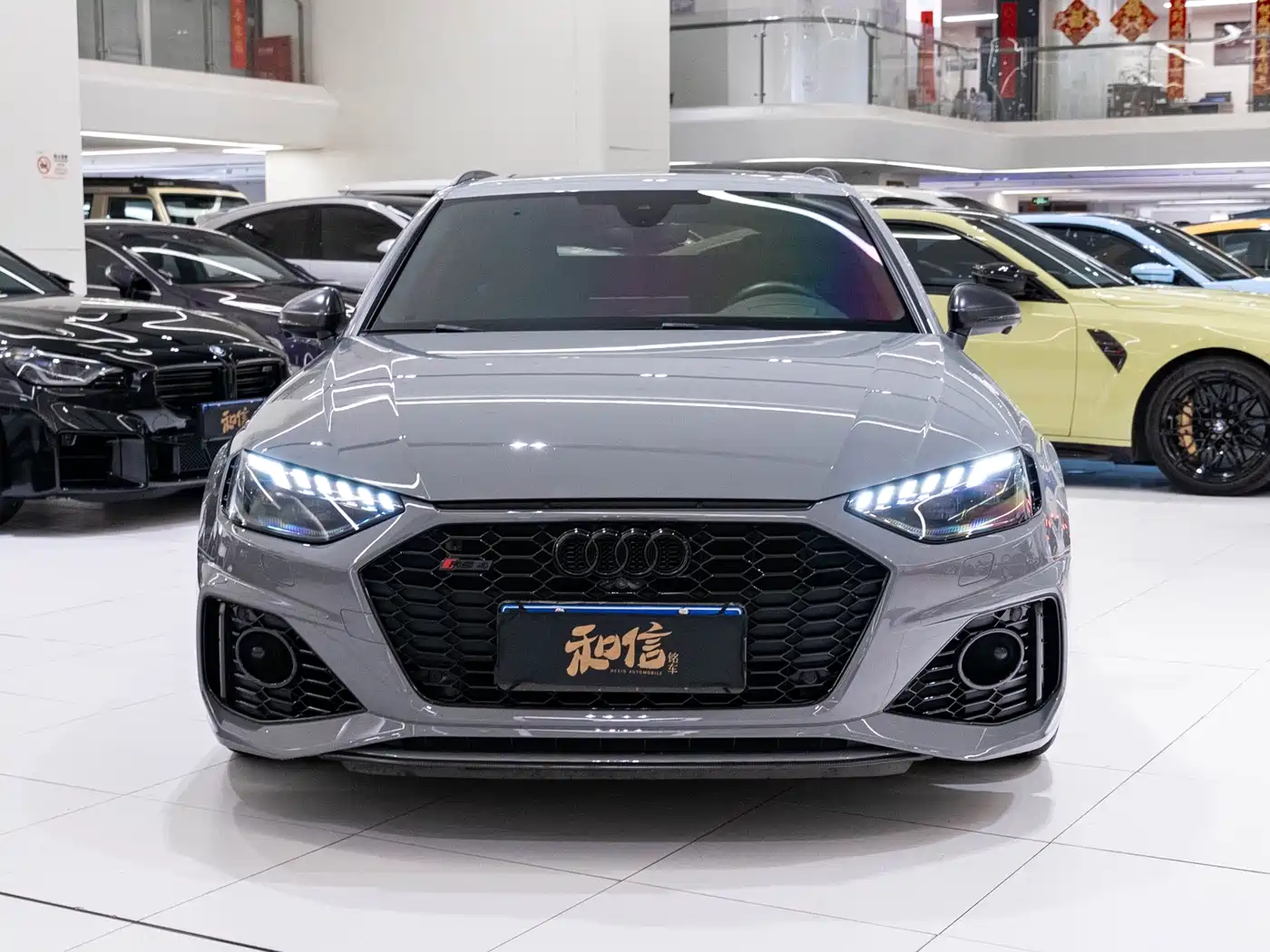 Audi RS 4 2022 RS4 Avant Dark Gold Edition фото 2