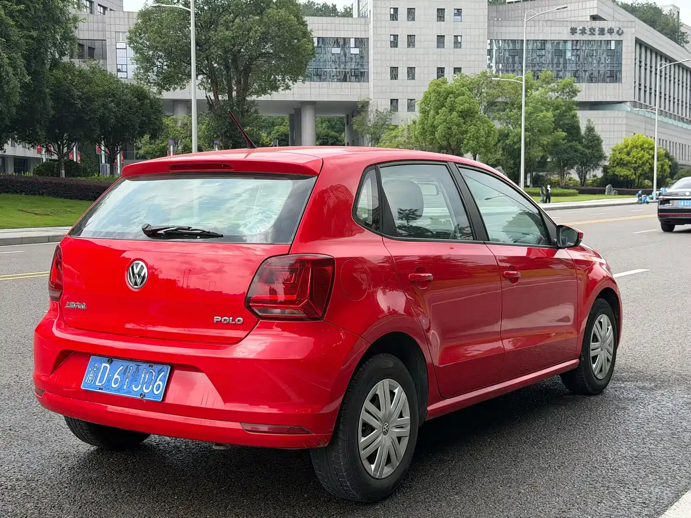 Volkswagen Polo 2014 1.4L Manual Trend Edition фото 7