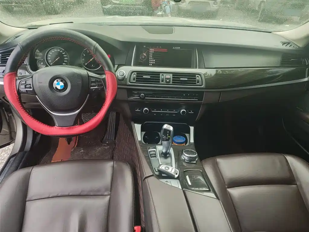 BMW 5 Series 2017 525Li Luxury Design Package фото 10