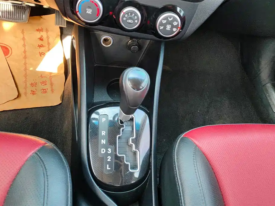 Kia K2 2015 Hatchback 1.4L AT GLS фото 16