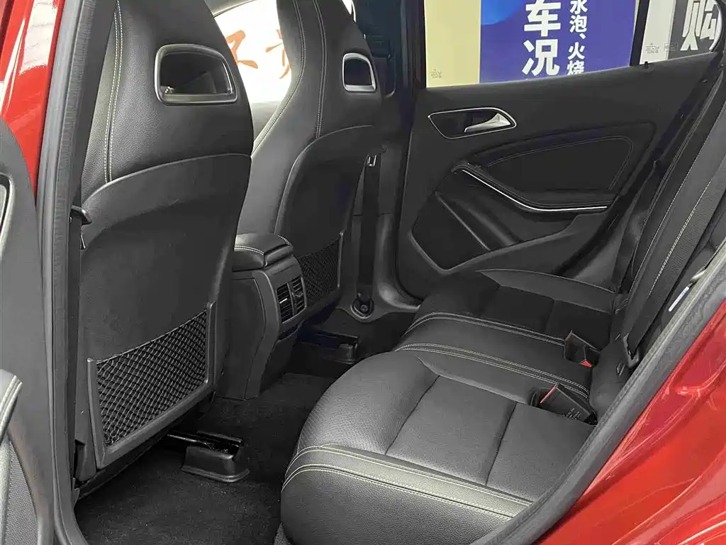 Mercedes-Benz GLA 2017 GLA 200 Fashion фото 8