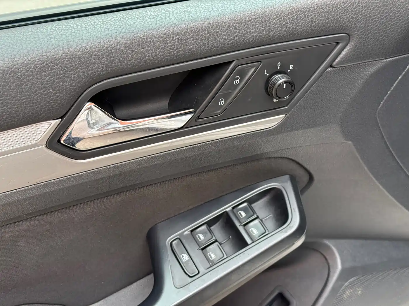 Volkswagen Lamando 2015 230TSI DSG Style фото 11