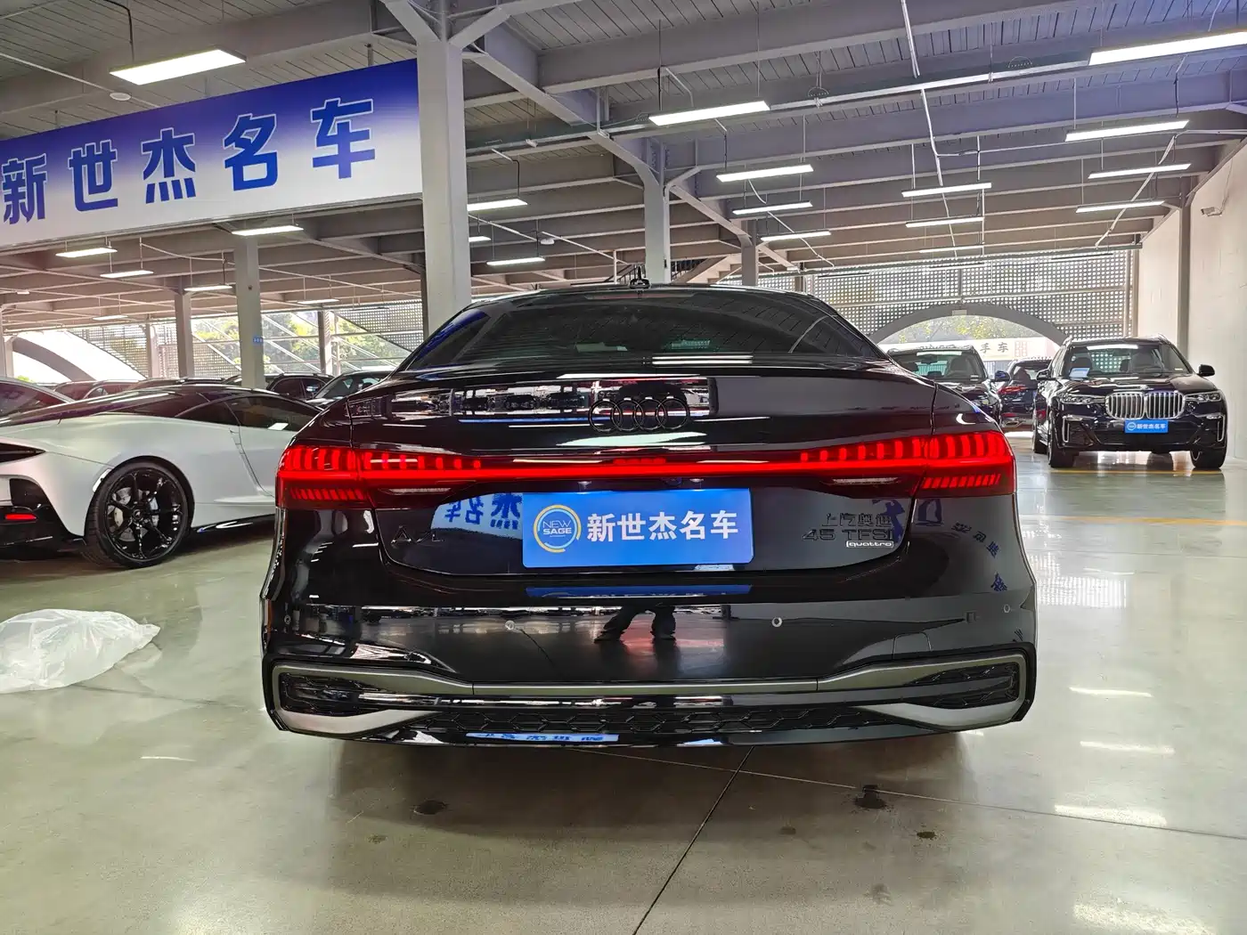Audi A7L 2024 45 TFSI quattro Black Warrior Edition фото 15