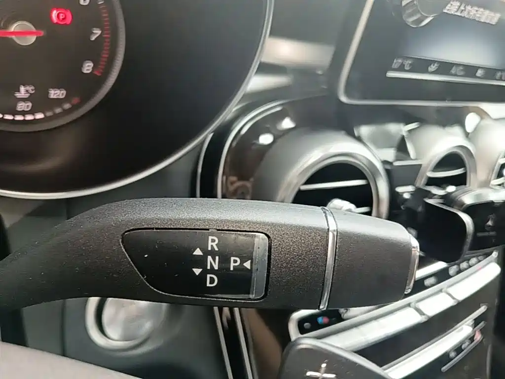 Mercedes-Benz GLC 2016 GLC 260 4MATIC Luxury фото 13