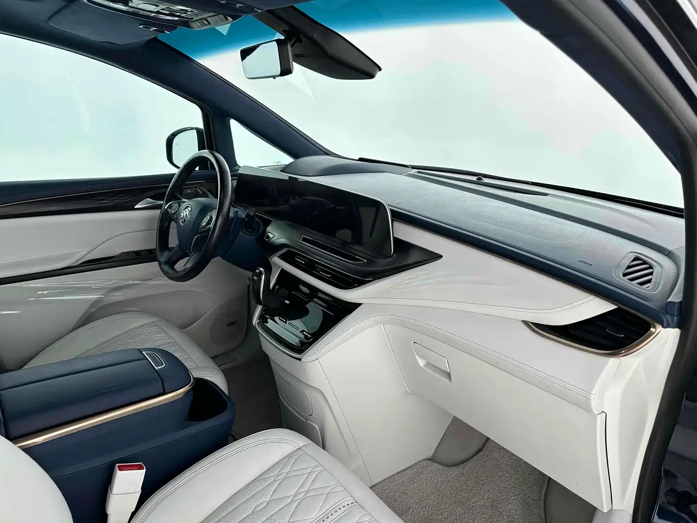 Buick GL8 2021 Avenir Aivia 4-Seater Prestige Edition фото 3