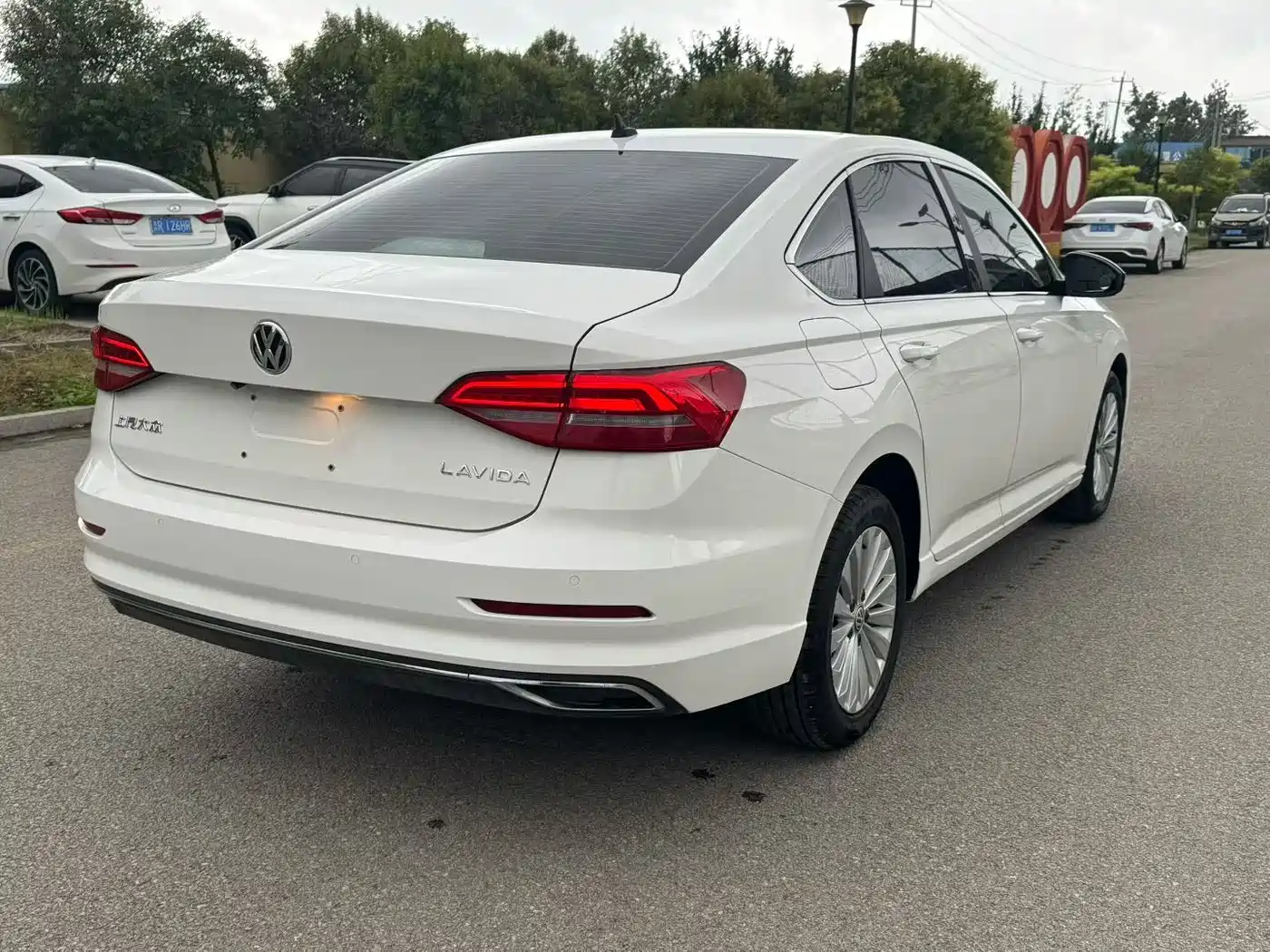 Volkswagen Lavida 2019 1.5L Automatic Comfort Edition China VI фото 4