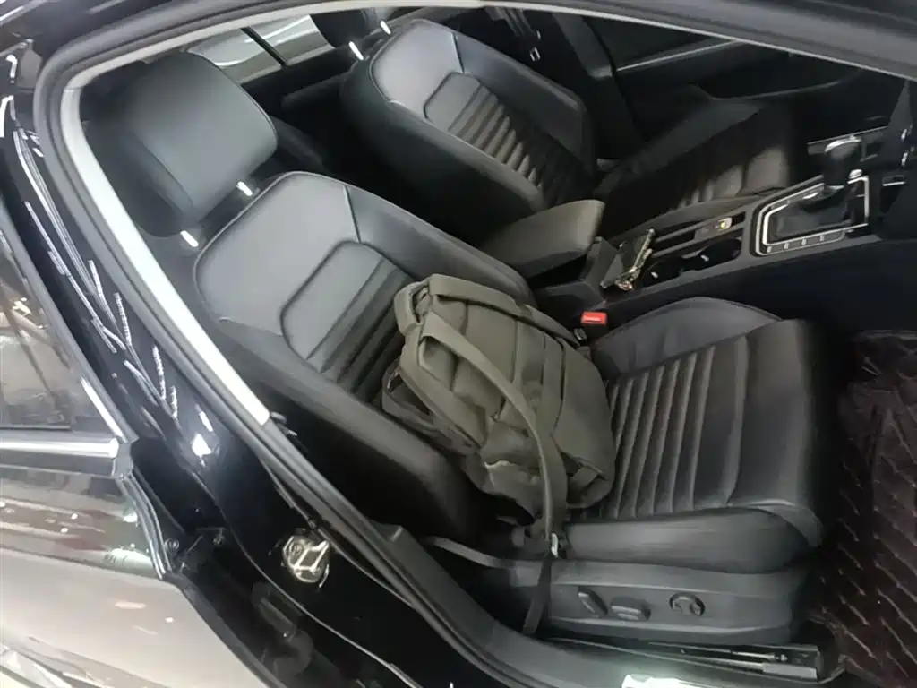 Volkswagen Magotan 2018 280TSI DSG Leading фото 25